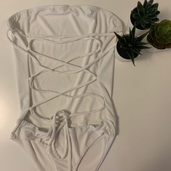 TOBI Lace Up Bodysuit - Picture 4 of 5